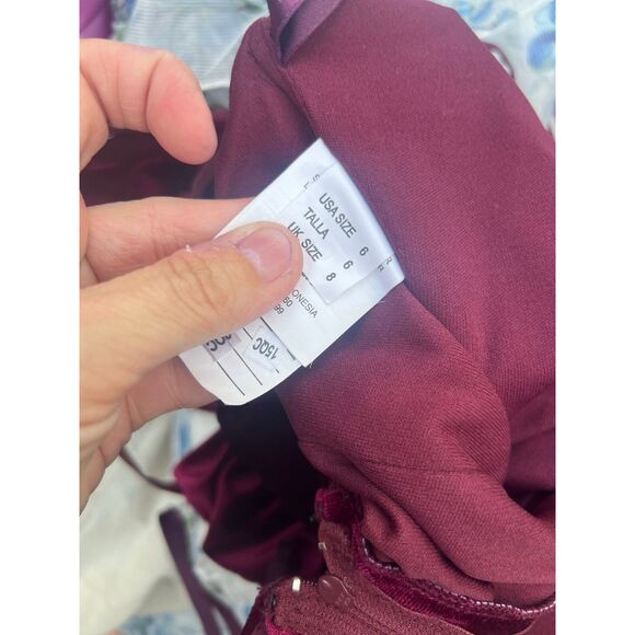 Morilee LUSTROUS VELVET BRIDESMAID DRESS size 6 Holidays Formal Prom - Picture 4 of 4